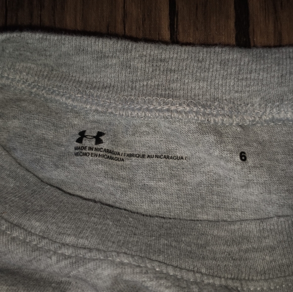 Under Armour Shirt - Picture 3 of 3